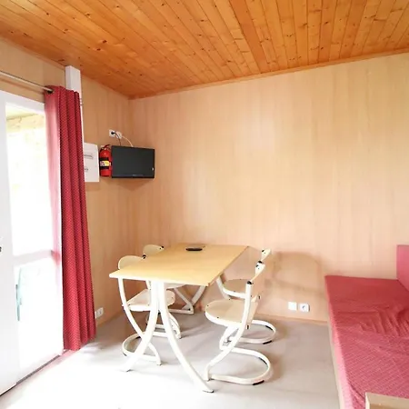 Chalet Cosy A Salers, 2 Chambres, Terrasse, Tv, Lave-vaisselle, Animaux Acceptes, Proche Nature - Fr-1-742-453 * Salers